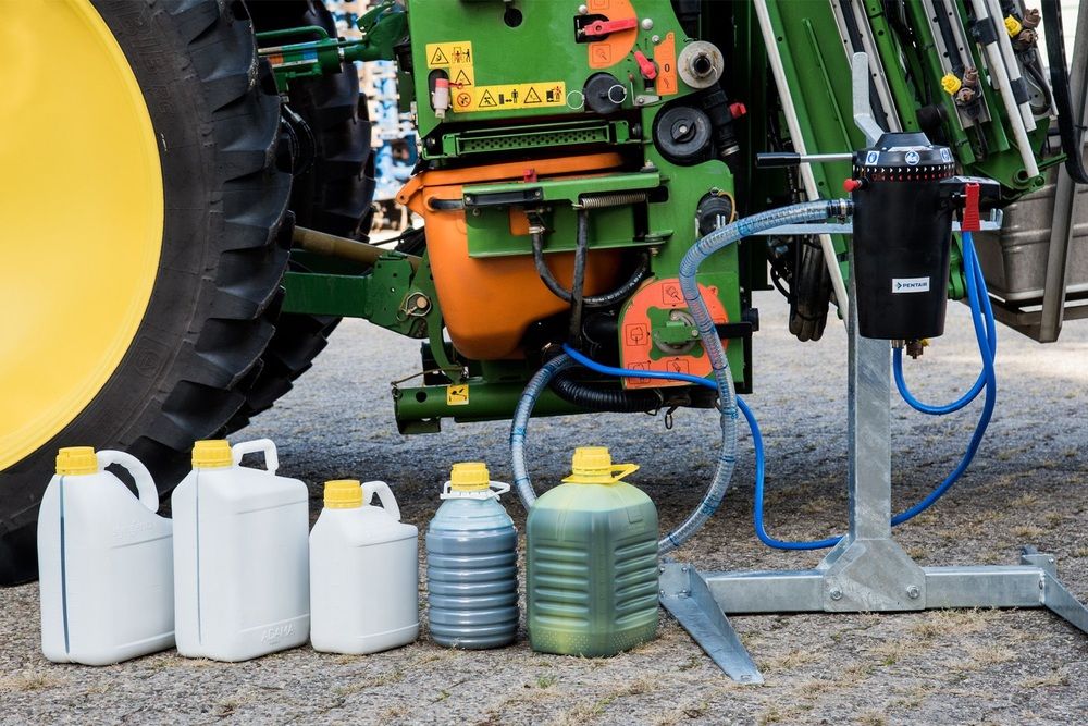 Easy Connect system stands on the ground in front of a tractor
