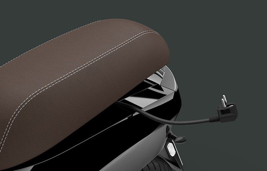 Close-up of the Ujet saddle and the cable