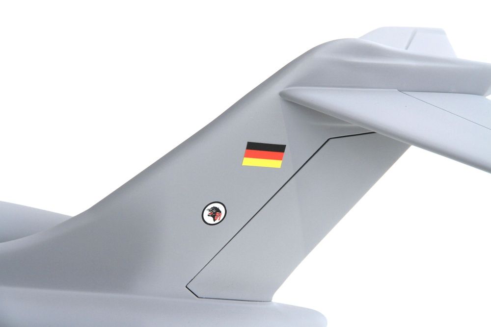 Klaetron-Modell Flugzeugheck mit Flagge Deutschlands