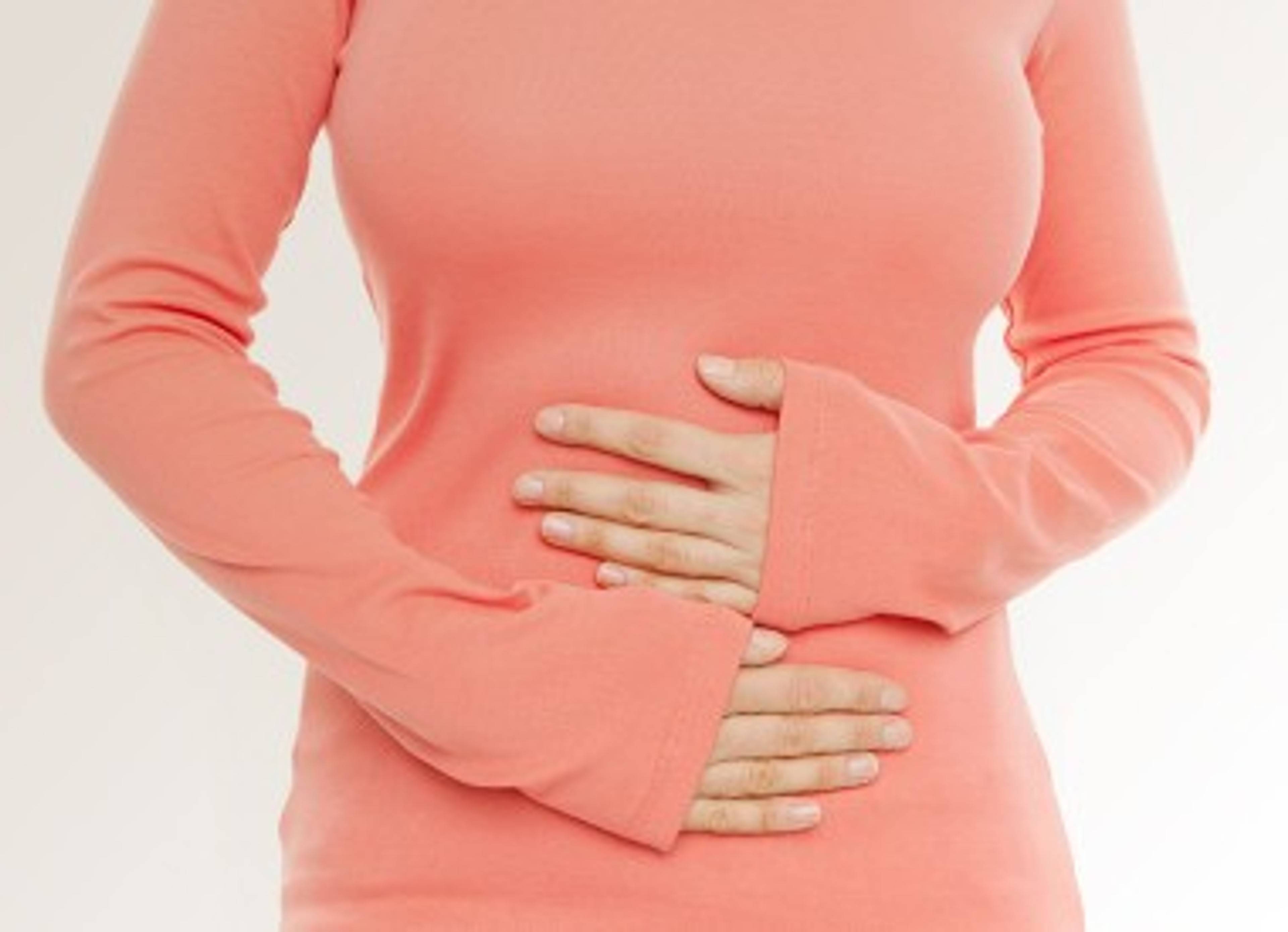 frau-bauch-schmerzen.jpg