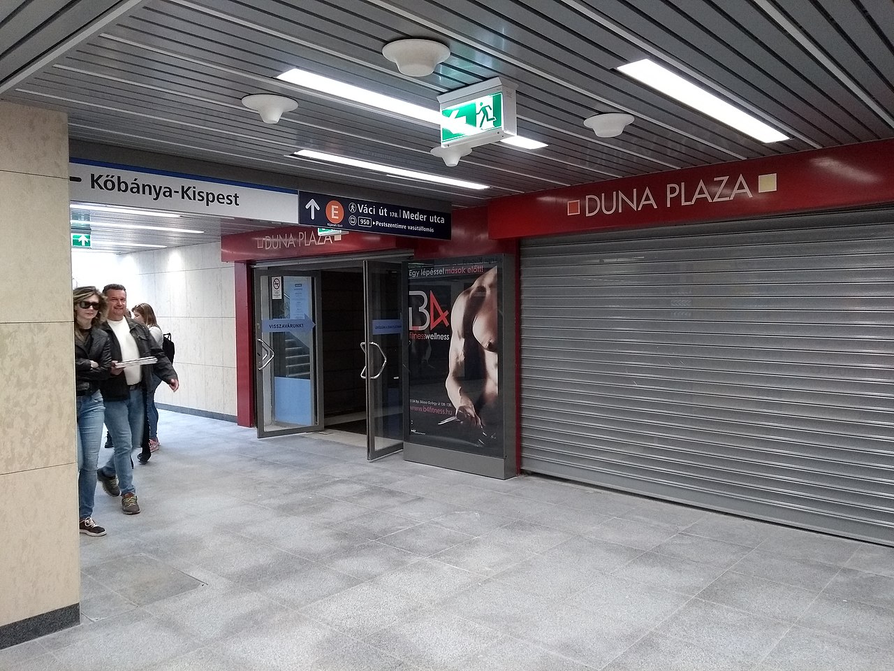 1280px-Gy%C3%B6ngy%C3%B6si_utca_metro_station_duna_plaza.jpg