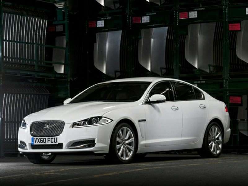 2015 Jaguar XF ・  Photo by Jaguar Land Rover