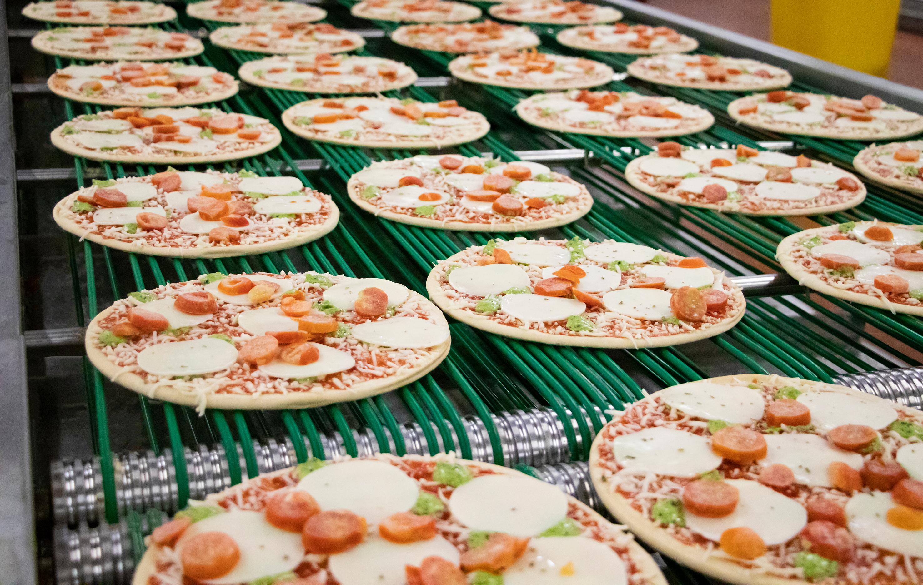 Dr. Oetker Wittlich Pizza Ristorante on production line