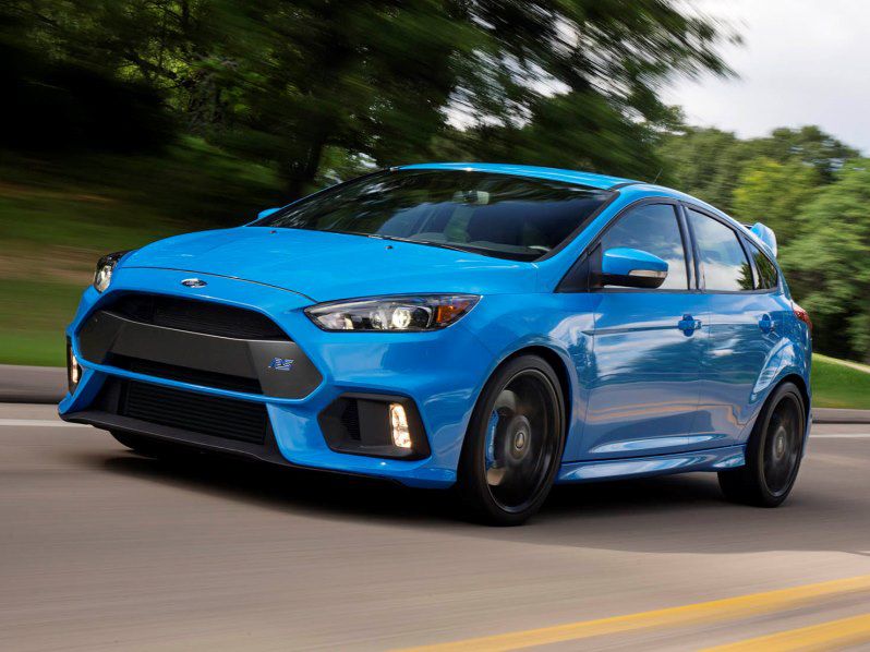 2018 Ford Focus RS Blue Driving Front Quarter ・  Photo by Ford 