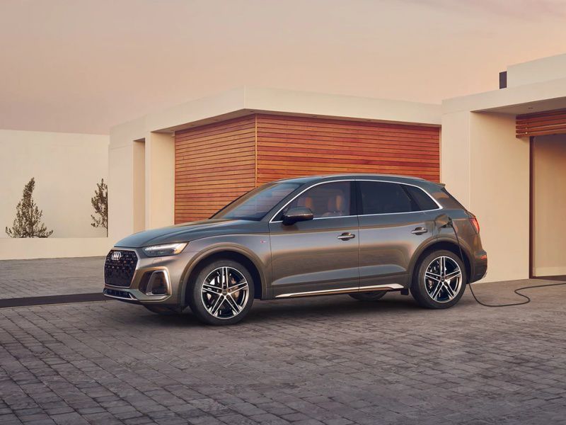 2021 Audi Q5 55 TFSI e ・  Photo by Audi 