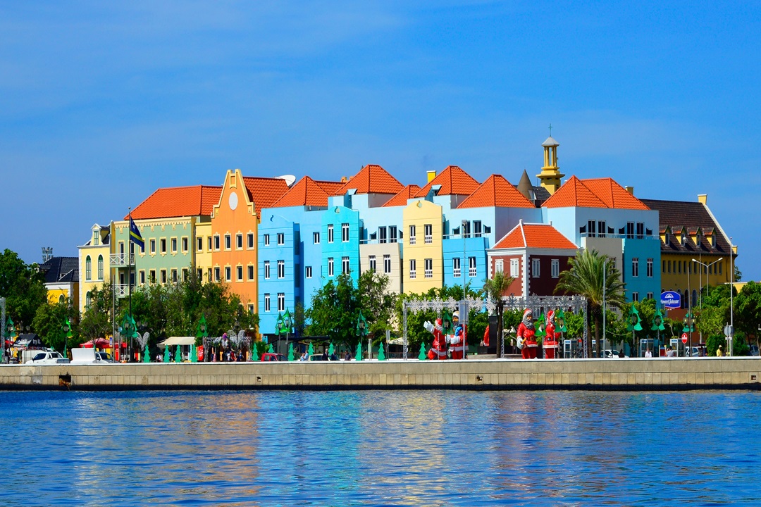 offshore bank in curacao.jpg