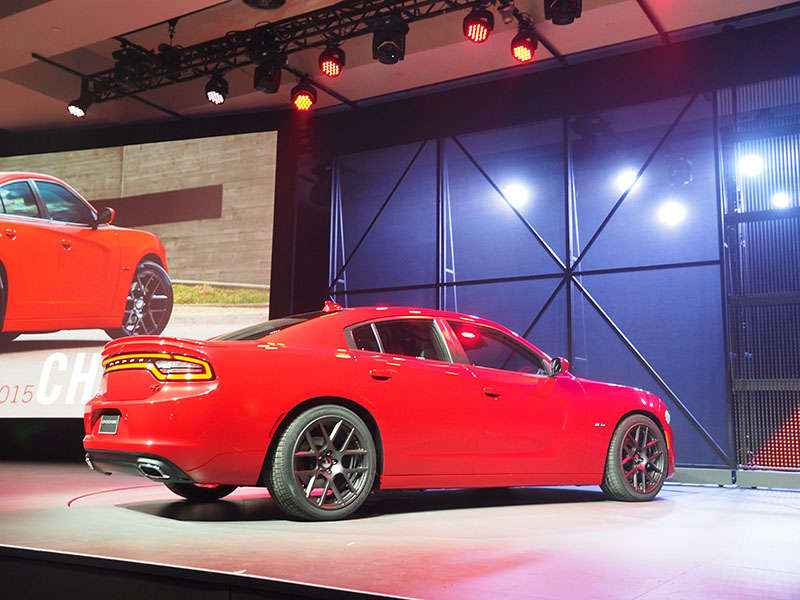 2015 Dodge Charger Photo Gallery | Autobytel