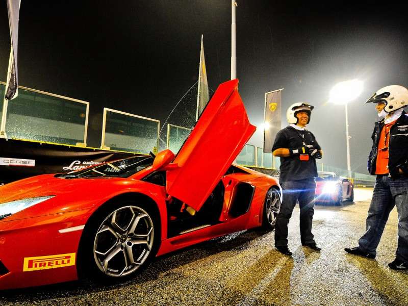 red lamborghini 