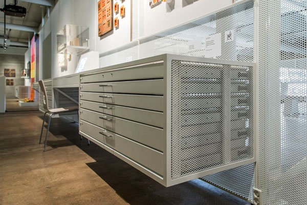 Guide Accuride nel sistema di cassetti metallici da museo
