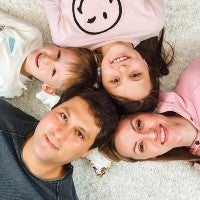 Vier von fünf Mitgliedern der "Family Booms". Mittlerweile haben die Eltern noch ein drittes Kind bekommen.