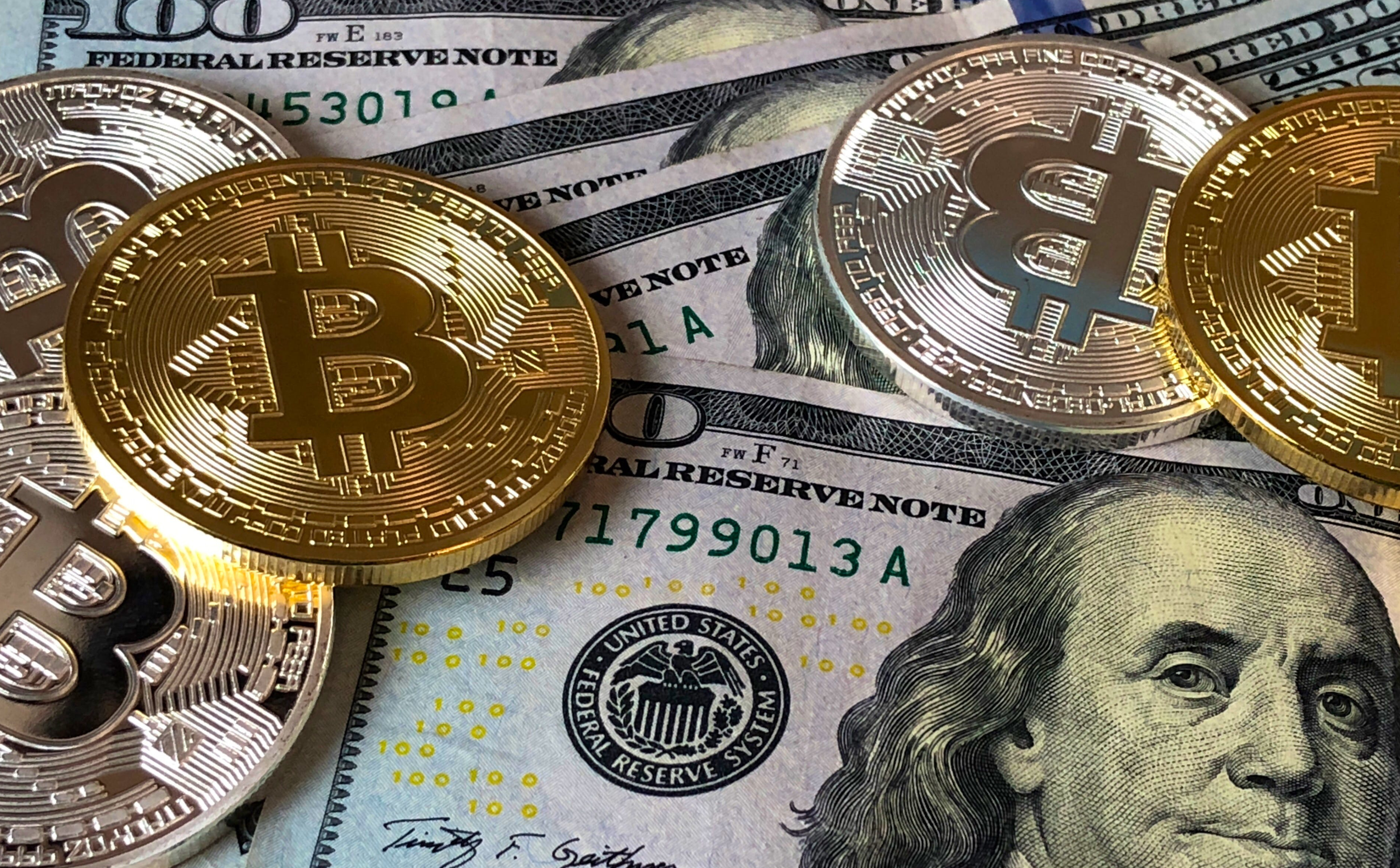 Navigating Bitcoin ETFs: Balancing Digital Currency with Traditional Investments