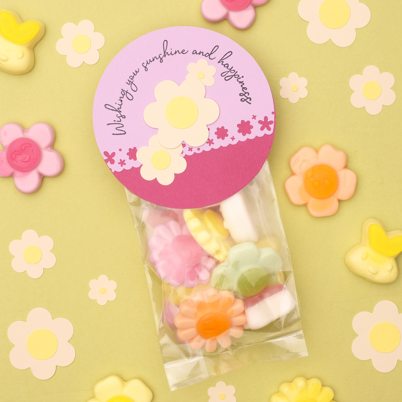#vaessencreative #craftedtosmile #diyideas #pasen #ostern #osterntisch #diycrafts #craftidea #craftinginspo #diyinspo #paasknutselen #osternbatseln #bastenfurostern #craftingforeaster #eastercrafts #eastercraftideas #knutselenmetkralen #paashaasknutselen #osternhase #easter #easterdecor #papercrafts #papercraftingaddict #cardmaking #giftgiving #papercrafts #papercrafting #bagtoppers #cardstock #paperlove