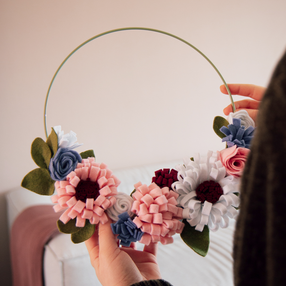 DIY de Primavera: Haz una Corona de Flores de Fieltro