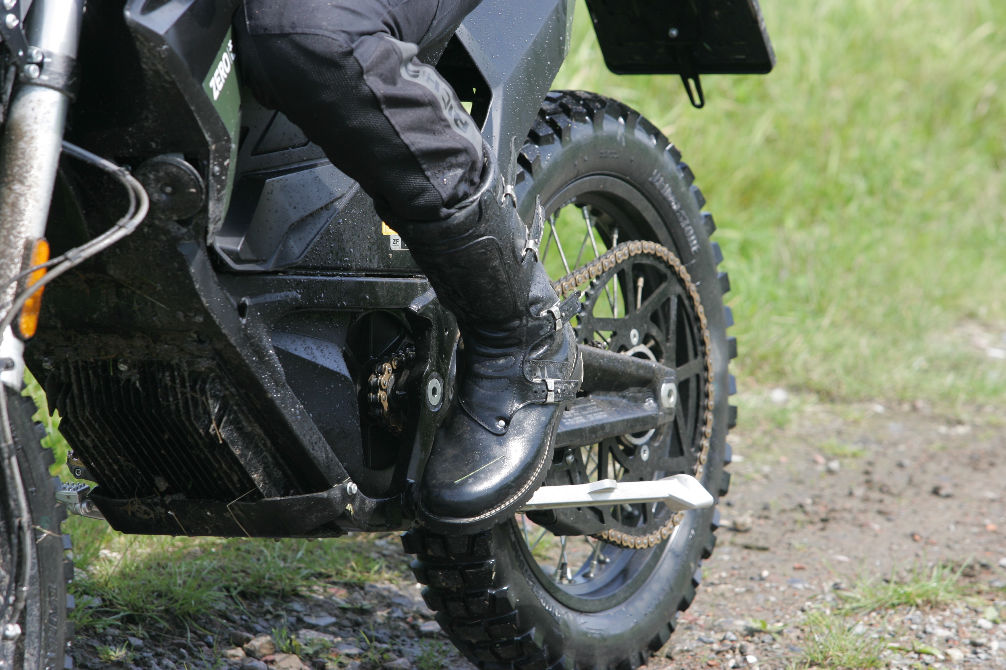 Motorlaarzen onderhouden