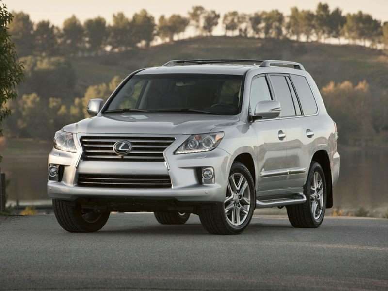 2015 Lexus LX ・  Photo by Lexus 