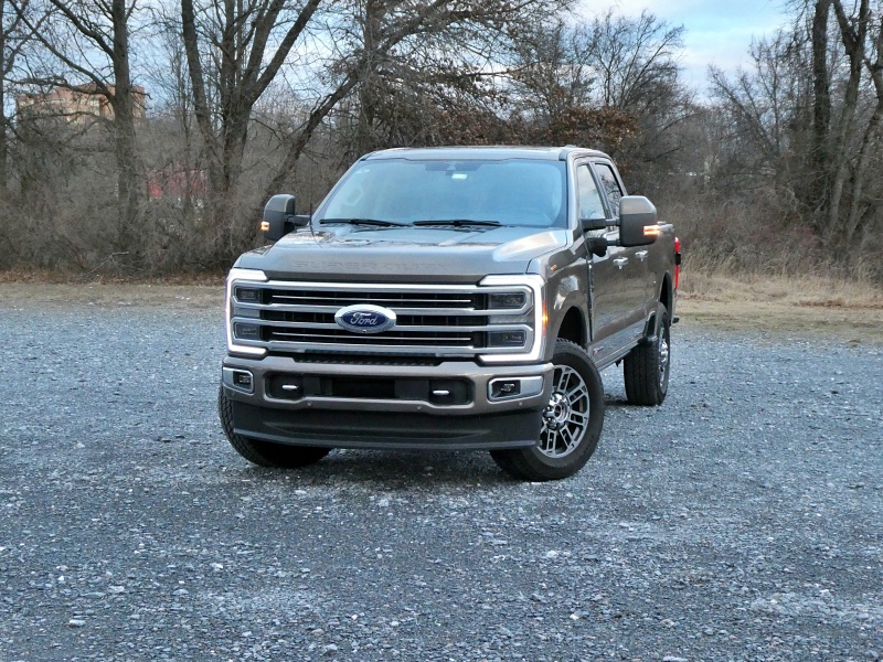 2023 Ford F-350 Super Duty Limited ・  Photo by Brady Holt