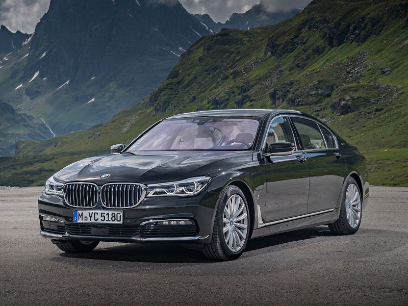 10 of the Best Luxury Sedans | Autobytel
