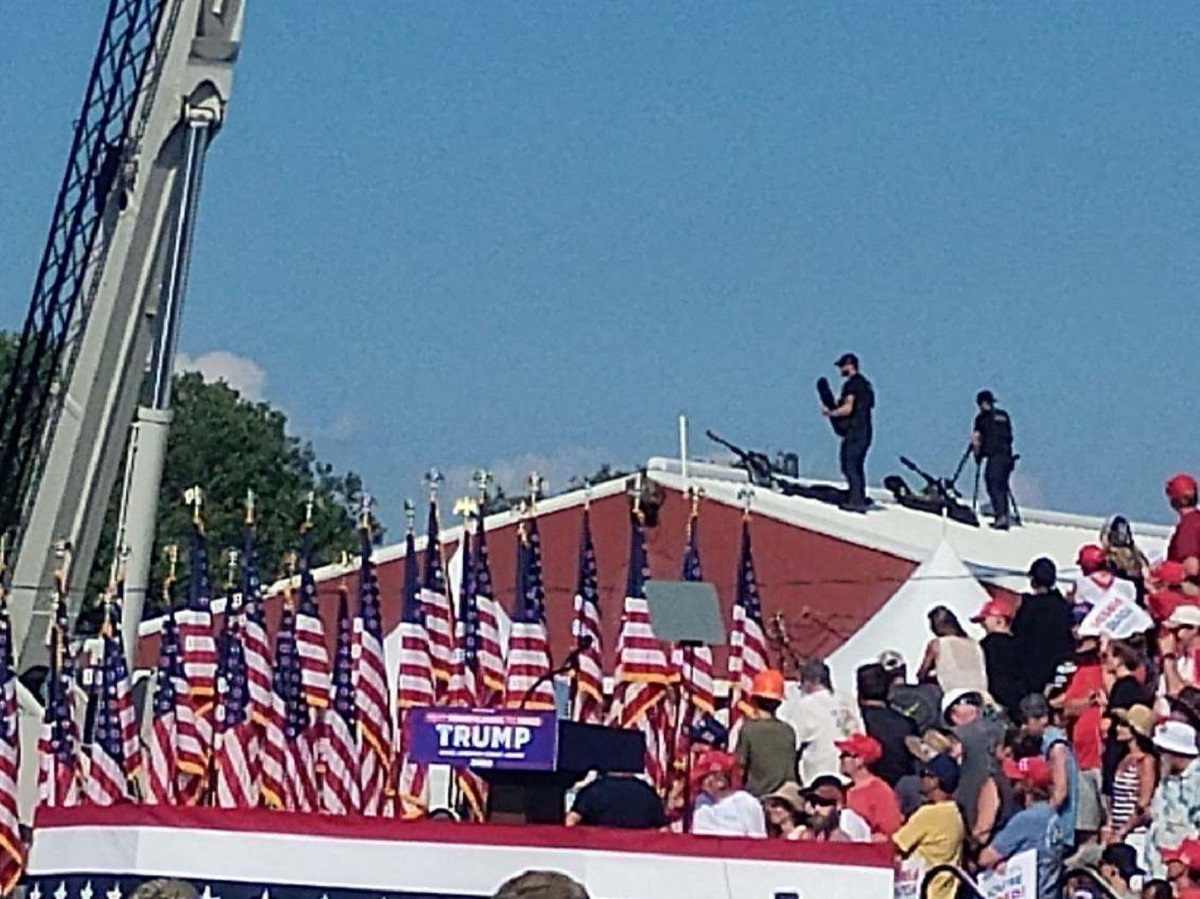 DONALD TRUMP TRUMP IS SAFE AFTER APPEARENT ASSISINATION ATTEMPT 