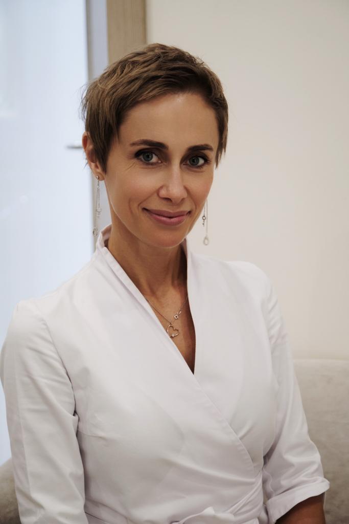 Елена Леонова