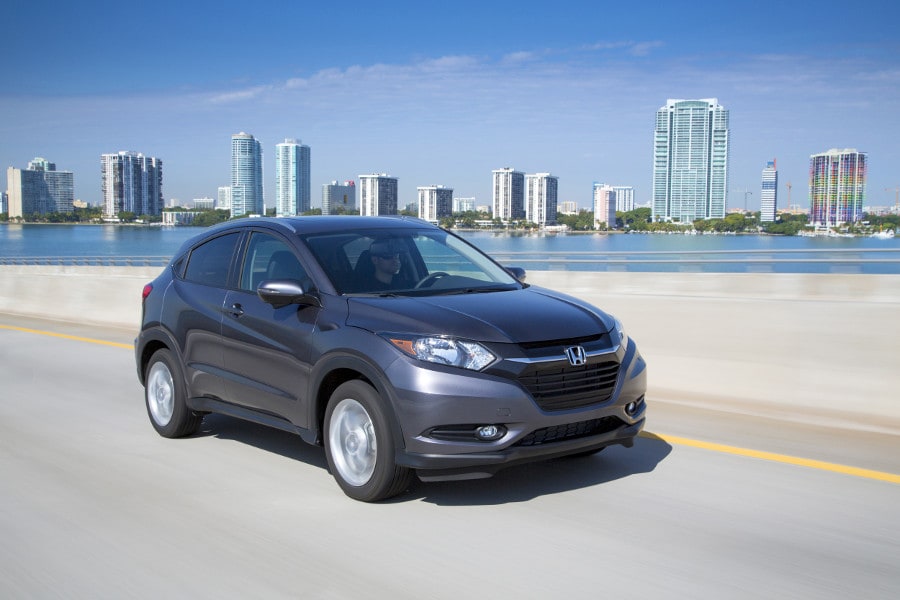 2016 Honda HR-V - Exterior - Front Passenger Three-Quarter View 