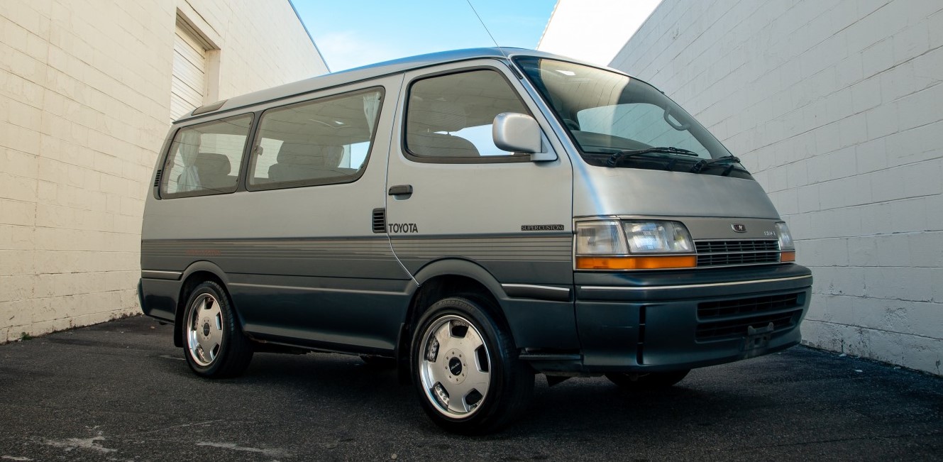 Toyota hiace old store model