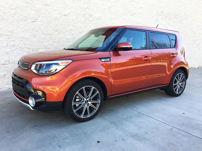 2017 Kia Soul Turbo exterior front angle by Carrie Kim ・  Photo by Carrie Kim