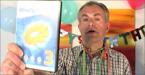 Anlässlich seines Geburtstags pries Rolf Hilchner in einem Youtube-Video Ashampoo-Software zum Sonderpreis an