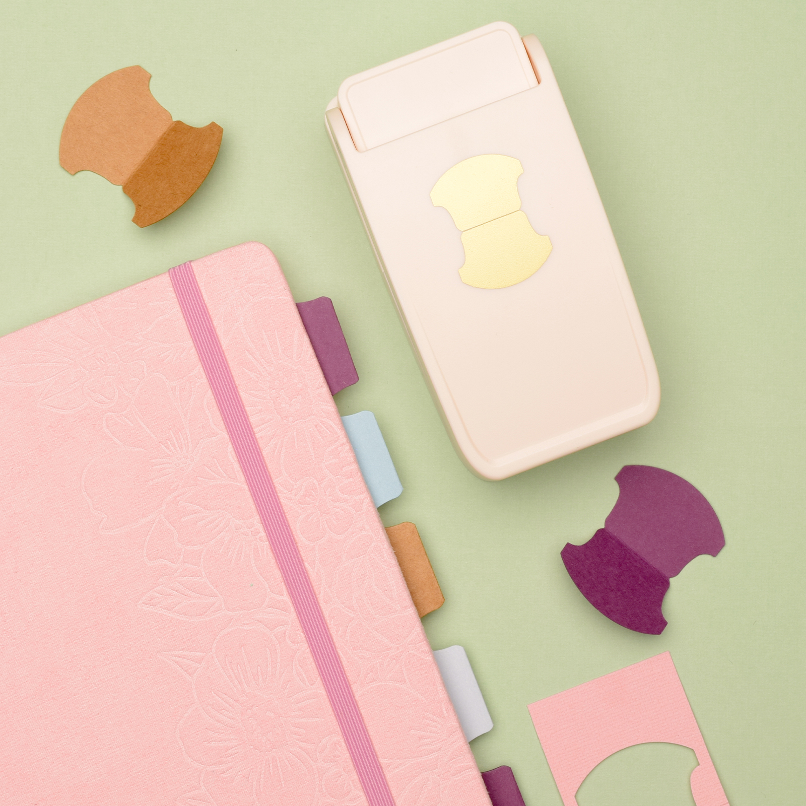 #vaessencreative #craftedtosmile #diy #papercrafts #cardstock #florencecardstock #creative #cardmaking #crafting #paperlove #papercreations #paperinspirations #papercraftingaddict #papercraftingideas #papercraftsaddict #papercraftslove #papercraftideas #paperdiy #scrapbooking #punch #paperpunch #paperpunches #ponsen #stanzer #vaessencreativepunch #stationery #stationeryaddict #stationerylove #stationerylover #tagpunch