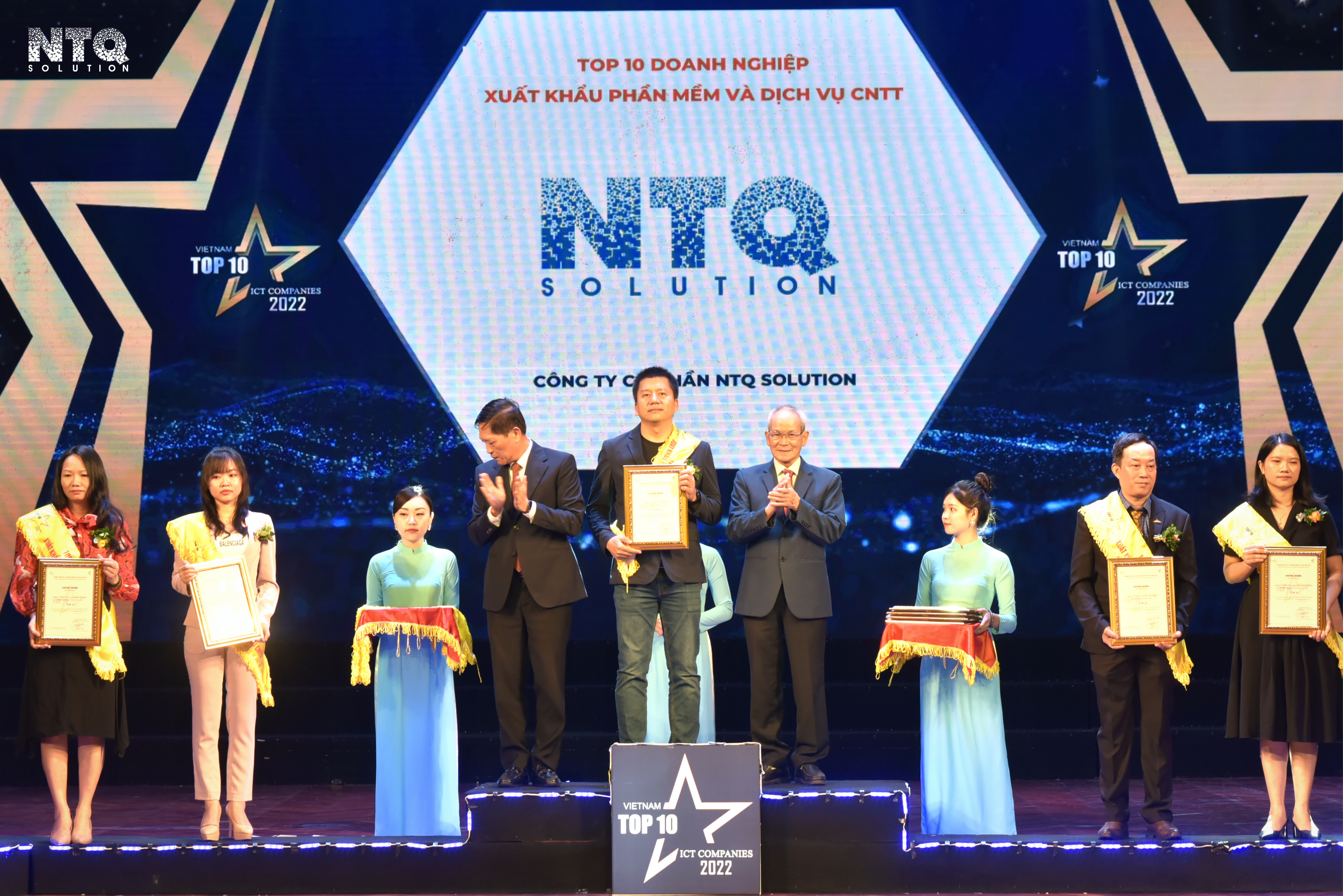 NTQ Solutionは2年連続で 「ベトナムICT企業トップ10」を受賞