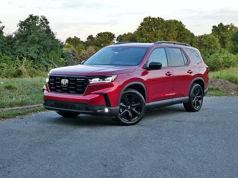 2025 Honda Pilot Black Edition ・  Photo by Brady Holt