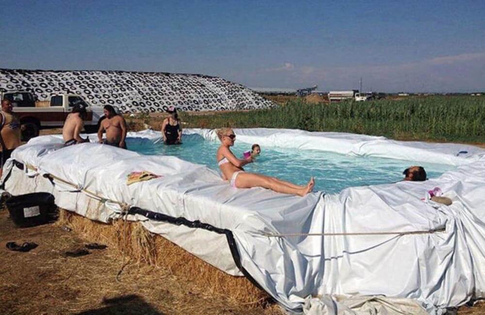 Article-Image-Pools-Hay-Bale-Pool.jpg