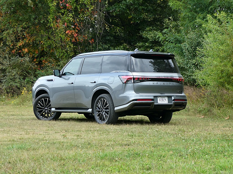 2025 Infiniti QX80 Autograph ・  Photo by Brady Holt