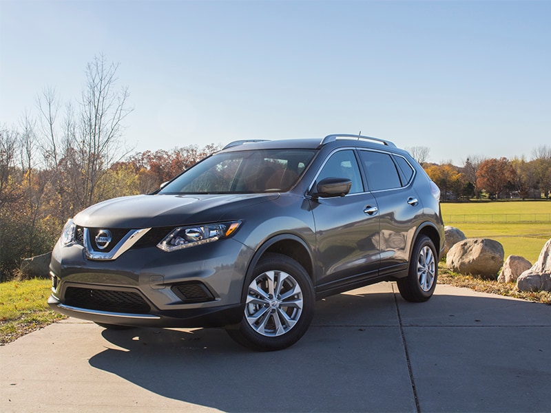 2016 Nissan Rogue SL AWD Front Angle 