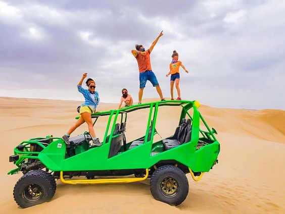 familia-en-huacachina.jpg