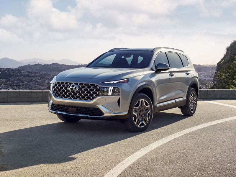 2022 Hyundai Santa Fe PHEV ・  Photo by Hyundai 