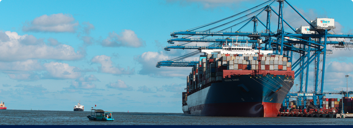 How long does a cargo ship stay in port?