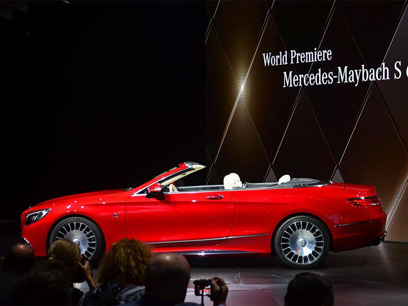 Mercedes Maybach S 650 Cabriolet at LA Auto Show NewspressUSA ・  Photo by Newspress USA