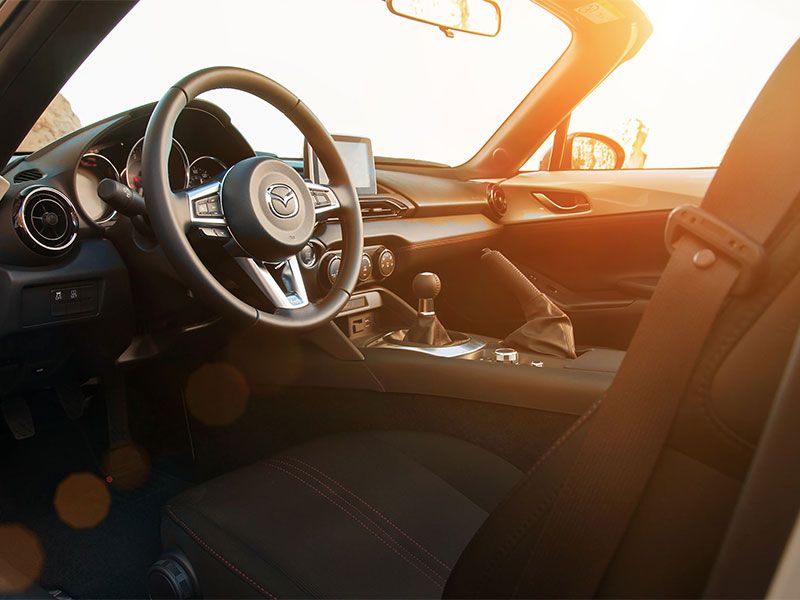 2016 Mazda MX 5 Miata interior manual transmission gear shift ・  Photo by Mazda 