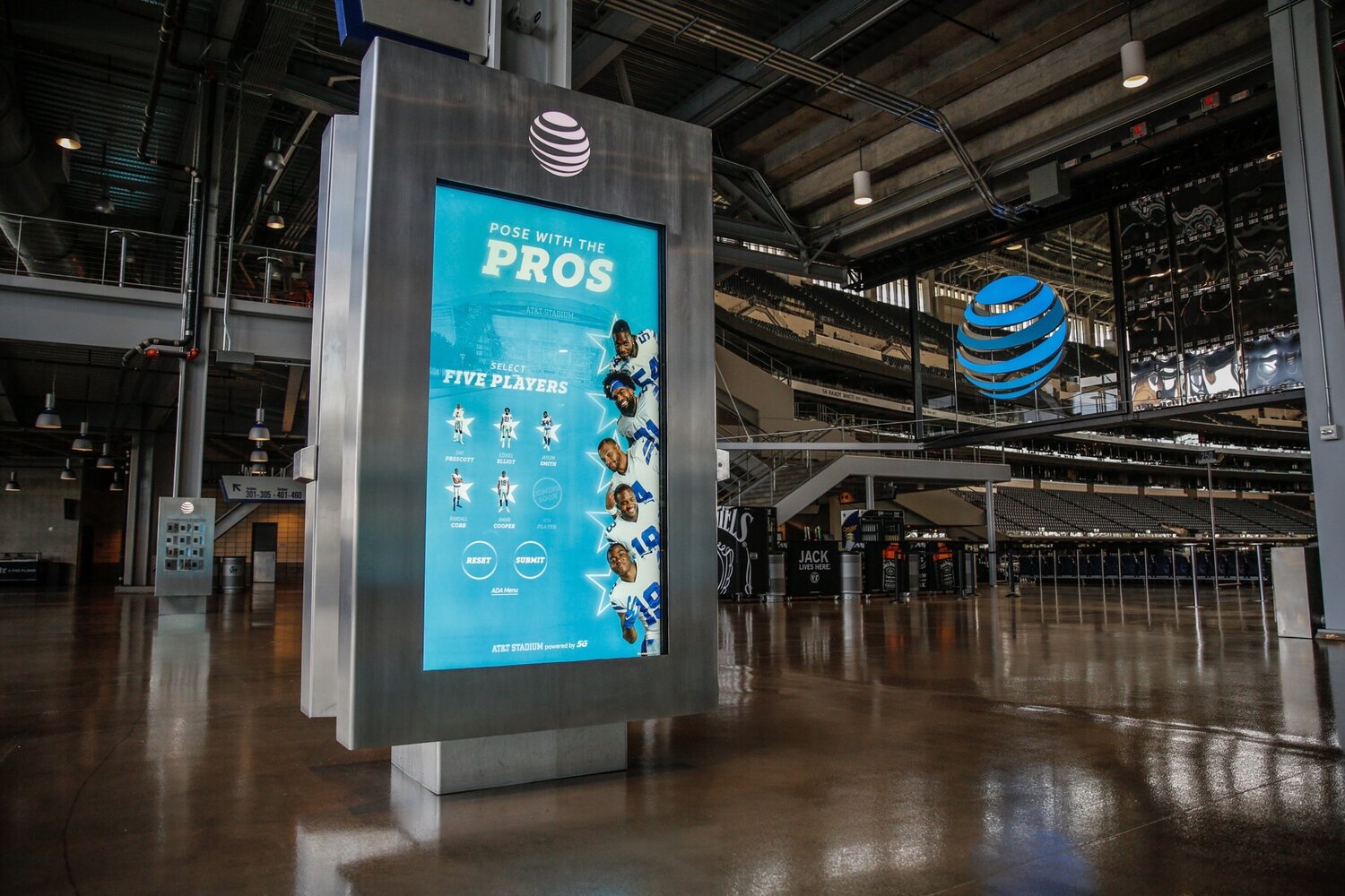 Legends boosting AT&T Stadium hospitably via partnership with communication  platform Relay