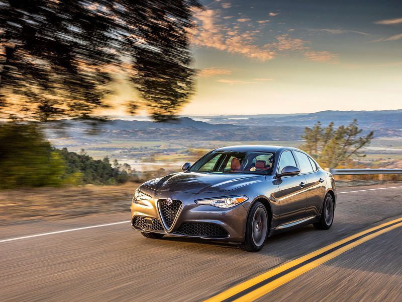 2019 Alfa Romeo Giulia Gray Front Three Quarter 