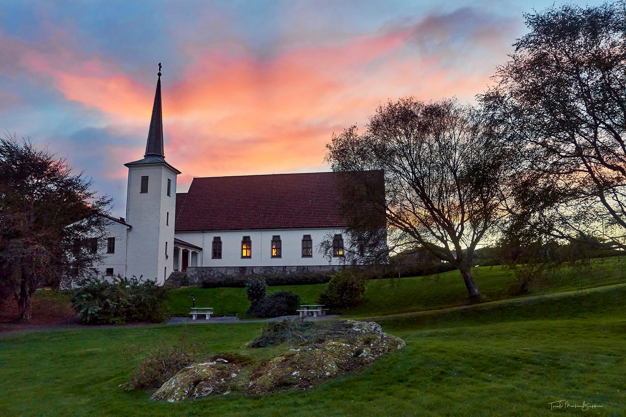 Opplev Bømlo kyrkje