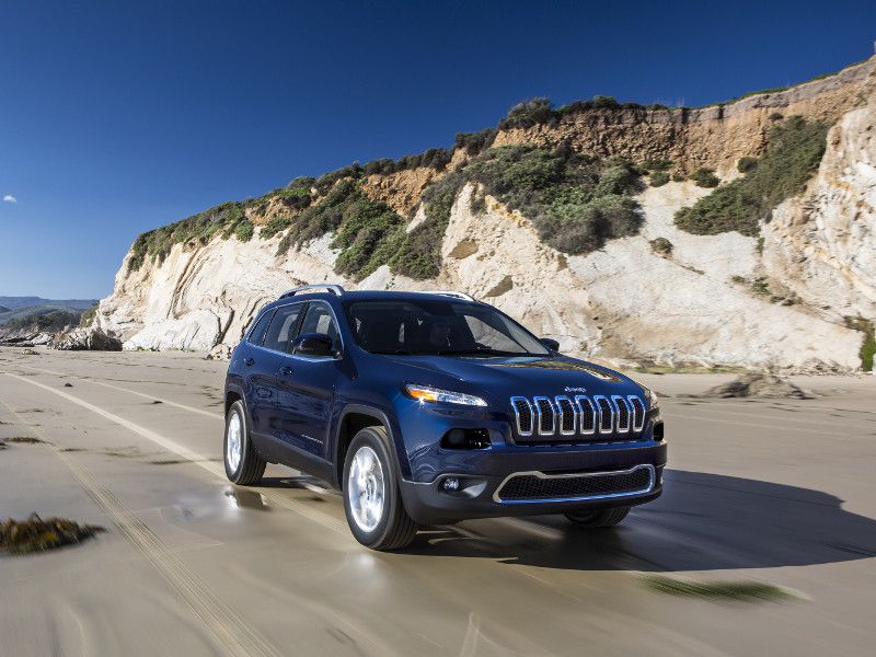 2018 Jeep Cherokee Limited blue ・  Photo by Fiat Chrysler Automobiles 