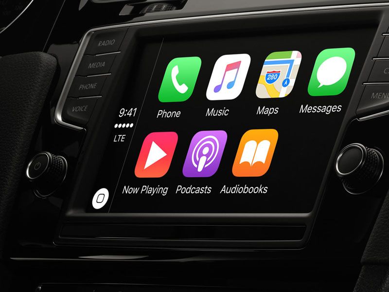 Apple CarPlay dashboard ・  Photo by apple.com 