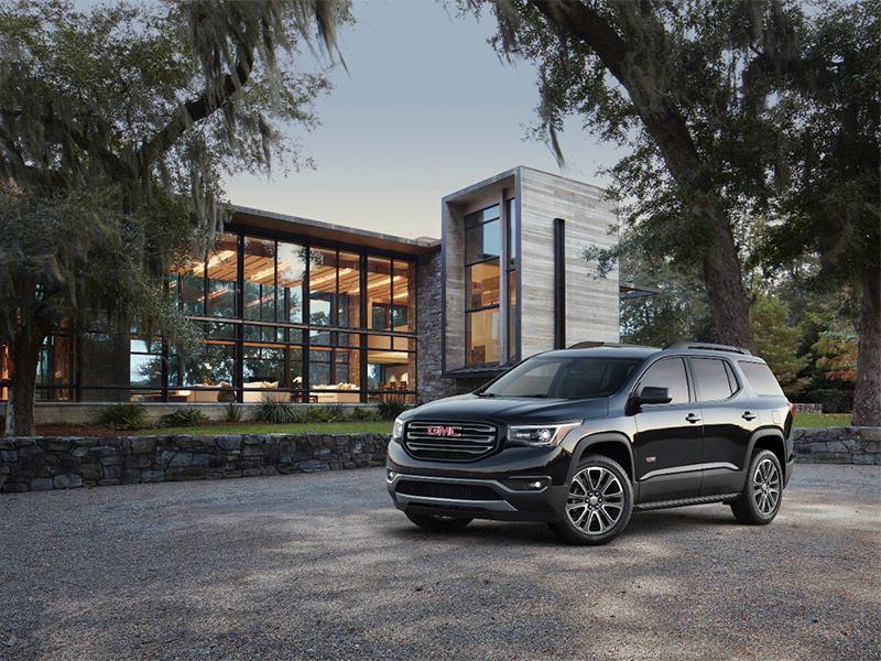 2017 GMC Acadia exterior front angle ・  Photo by GMC