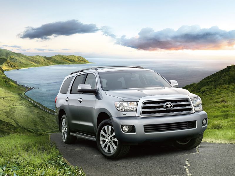 2016 Toyota Sequoia hills ・  Photo by Toyota 