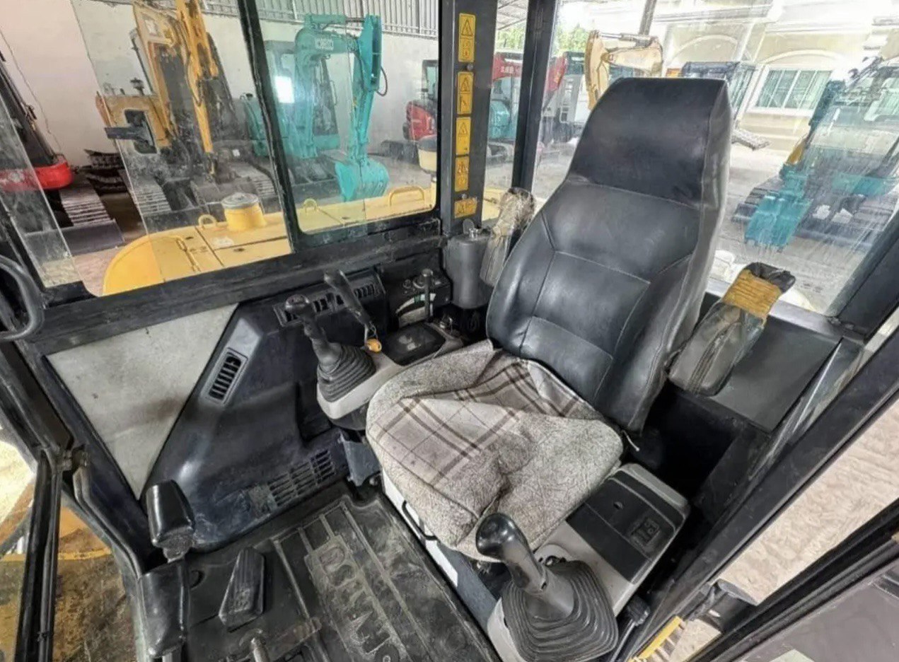 Дополнительное изображение Komatsu pc56-7 clr00vmp32bzr0b15di5r5y4h