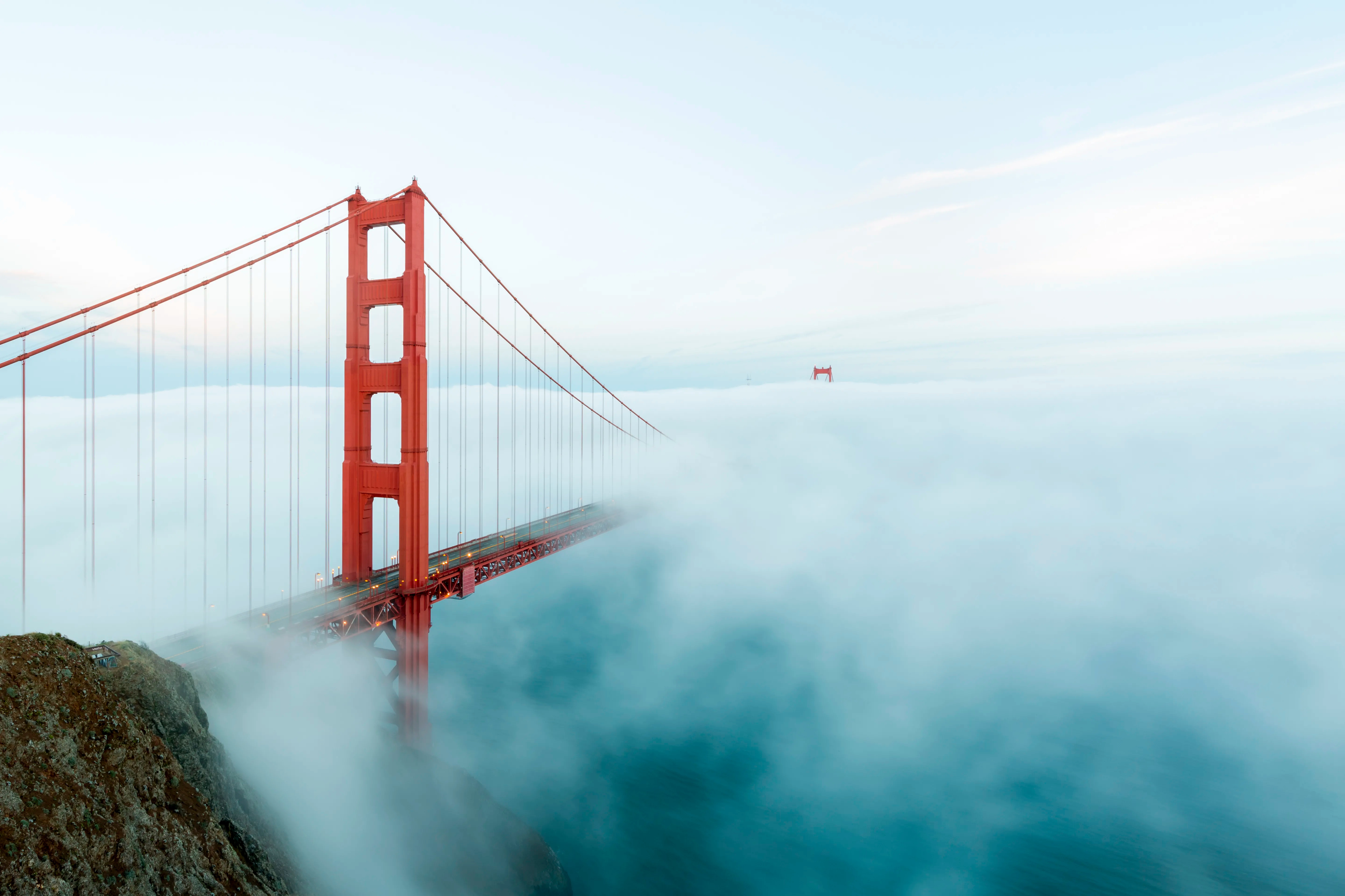 Golden-Gate-with-Fog.jpg.webp