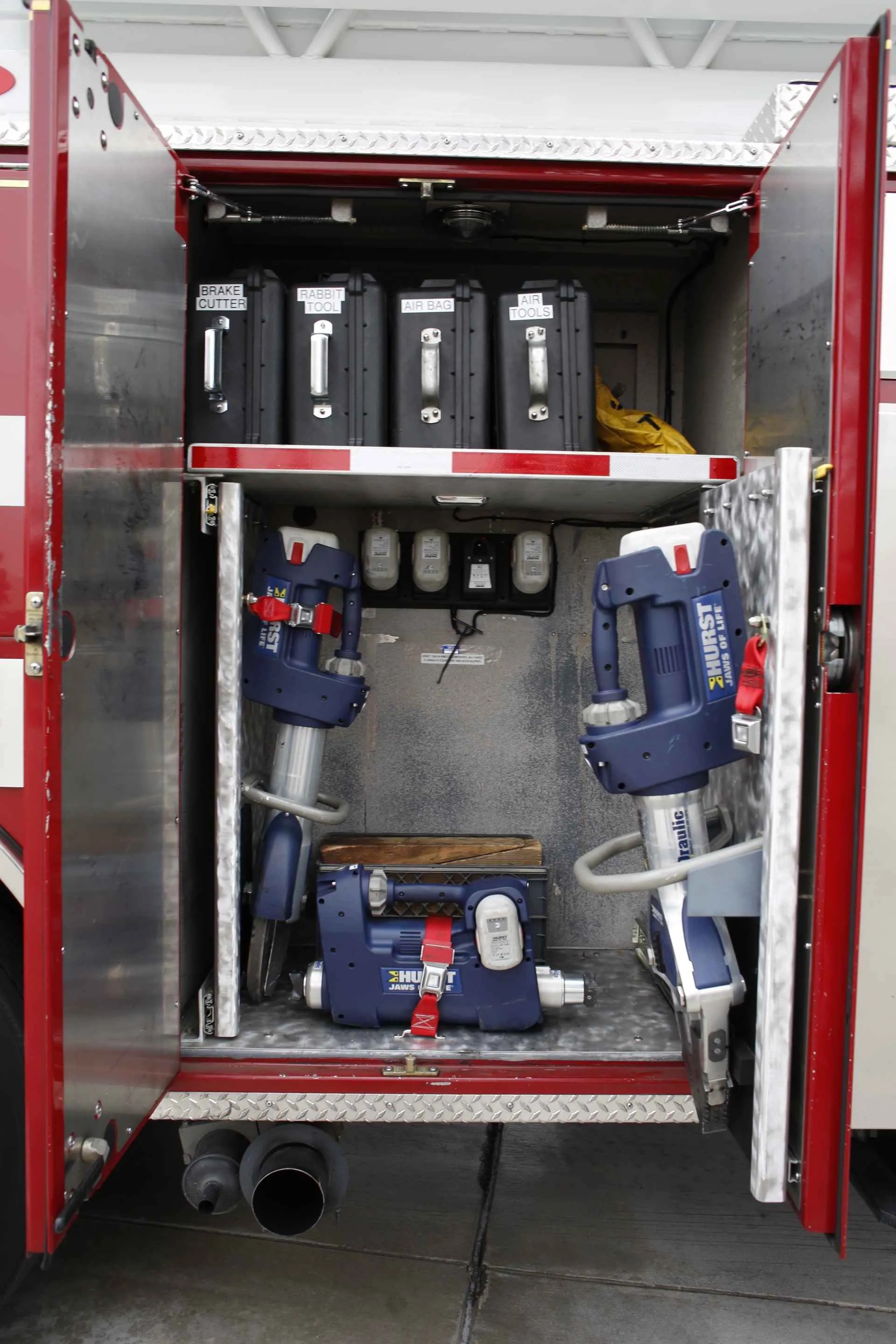 Accuride-9308-Lockin-lockout-slides-in-rescue-tool-compartment.jpg.webp