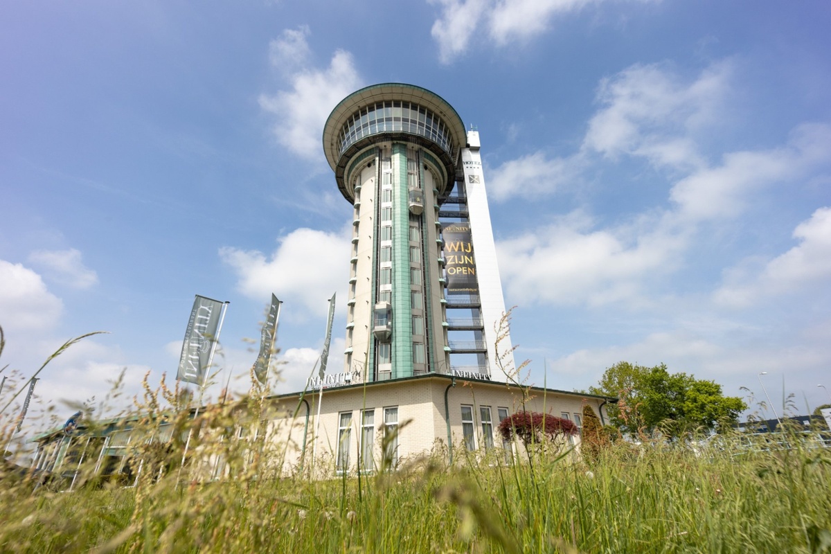 Nieuwe XXL Bubbelbad Kamer met 2-persoons stoomdouche in Watertoren