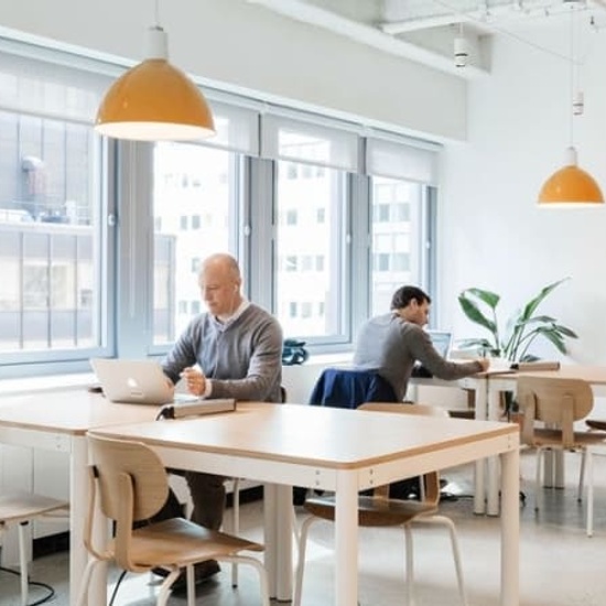 A Simple Guide to Serviced Offices versus Coworking